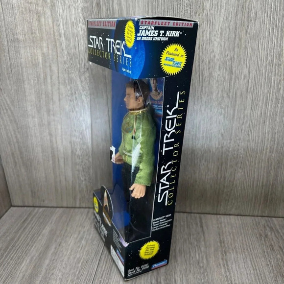 Star Trek Collector Series Capt. James T. Kirk Starfleet Edition-Playmates Toys - Picture 5 of 10